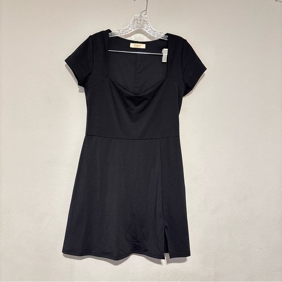 Elegant Black Mini Dress - Picture 5 of 16